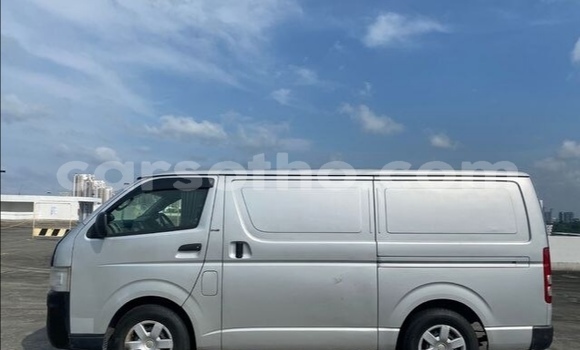 Sayi Na hannu Toyota Hiace Silver Mota in Butha–Buthe a Thaba-Tseka Sayi Na hannu Toyota Hiace Silver Mota in Butha–Buthe a Thaba-Tseka