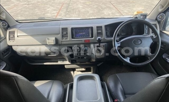 Sayi Na hannu Toyota Hiace Silver Mota in Butha–Buthe a Thaba-Tseka Sayi Na hannu Toyota Hiace Silver Mota in Butha–Buthe a Thaba-Tseka