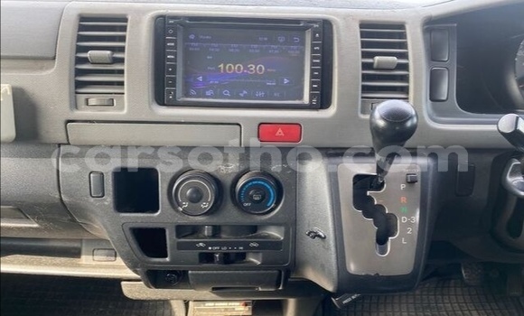 Sayi Na hannu Toyota Hiace Silver Mota in Butha–Buthe a Thaba-Tseka Sayi Na hannu Toyota Hiace Silver Mota in Butha–Buthe a Thaba-Tseka