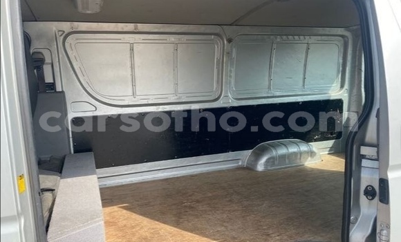 Sayi Na hannu Toyota Hiace Silver Mota in Butha–Buthe a Thaba-Tseka Sayi Na hannu Toyota Hiace Silver Mota in Butha–Buthe a Thaba-Tseka