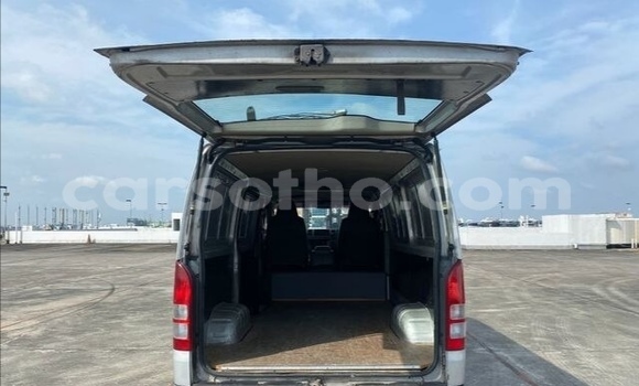 Sayi Na hannu Toyota Hiace Silver Mota in Butha–Buthe a Thaba-Tseka Sayi Na hannu Toyota Hiace Silver Mota in Butha–Buthe a Thaba-Tseka