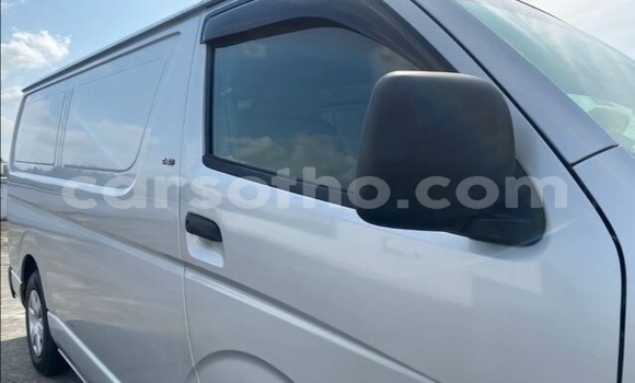Sayi Na hannu Toyota Hiace Silver Mota in Butha–Buthe a Thaba-Tseka Sayi Na hannu Toyota Hiace Silver Mota in Butha–Buthe a Thaba-Tseka