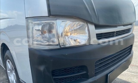 Sayi Na hannu Toyota Hiace Silver Mota in Butha–Buthe a Thaba-Tseka Sayi Na hannu Toyota Hiace Silver Mota in Butha–Buthe a Thaba-Tseka