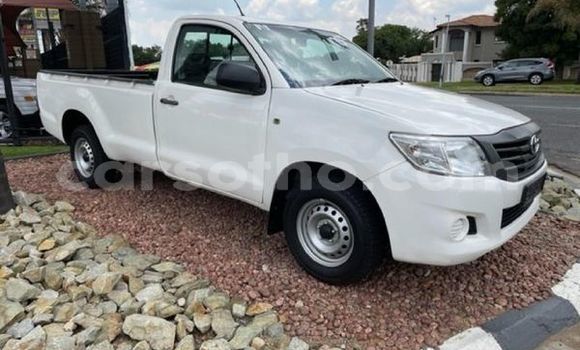 Buy Used Toyota Hilux White Car in Maseru in Maseru Buy Used Toyota Hilux White Car in Maseru in Maseru