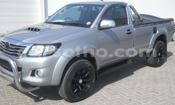 Sayi Na hannu Toyota Hilux Silver Mota in Maseru a Maseru Sayi Na hannu Toyota Hilux Silver Mota in Maseru a Maseru
