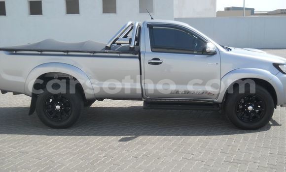 Sayi Na hannu Toyota Hilux Silver Mota in Maseru a Maseru Sayi Na hannu Toyota Hilux Silver Mota in Maseru a Maseru