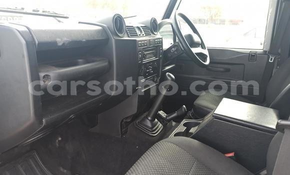 اشتري مستعمل Land Rover Defender Silver سيارة في Butha Buthe في Butha-Buthe اشتري مستعمل Land Rover Defender Silver سيارة في Butha Buthe في Butha-Buthe