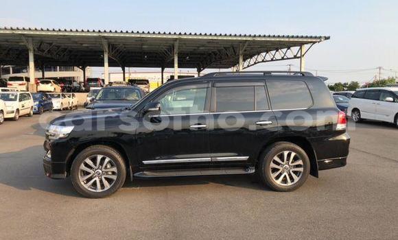 اشتري Imported Toyota Land Cruiser Black سيارة في Butha–Buthe في Thaba-Tseka اشتري Imported Toyota Land Cruiser Black سيارة في Butha–Buthe في Thaba-Tseka