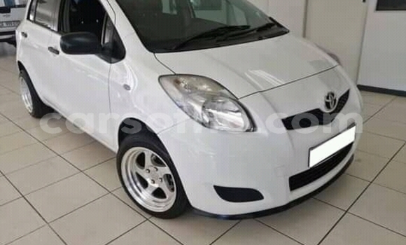 اشتري مستعمل Toyota Yaris White سيارة في Maputsoe في Leribe اشتري مستعمل Toyota Yaris White سيارة في Maputsoe في Leribe
