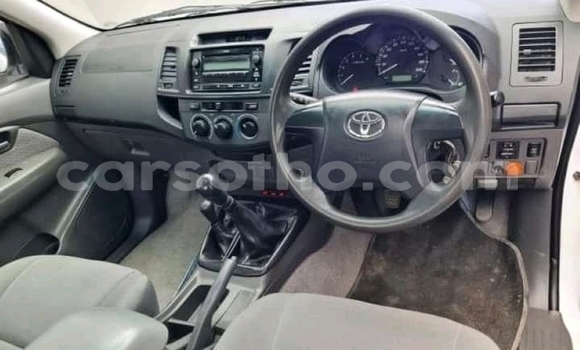 Acheter Occasion Voiture Toyota Hilux Blanc à Maseru, Maseru Acheter Occasion Voiture Toyota Hilux Blanc à Maseru, Maseru