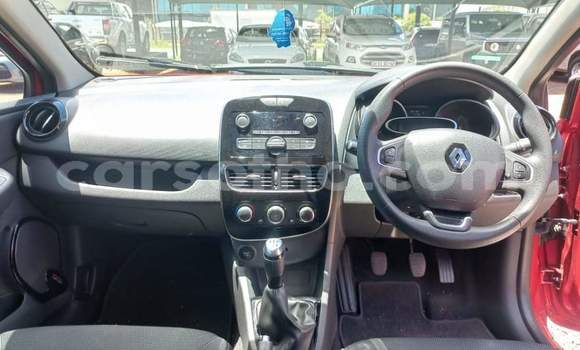 Sayi Na hannu Renault Clio Red Mota in Butha Buthe a Butha-Buthe Sayi Na hannu Renault Clio Red Mota in Butha Buthe a Butha-Buthe