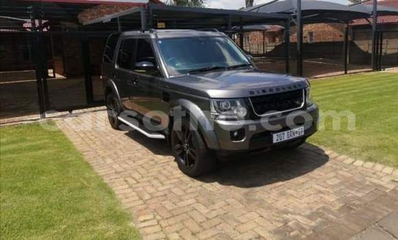 Buy Used Land Rover Discovery Silver Car in Hlotse in Leribe Buy Used Land Rover Discovery Silver Car in Hlotse in Leribe