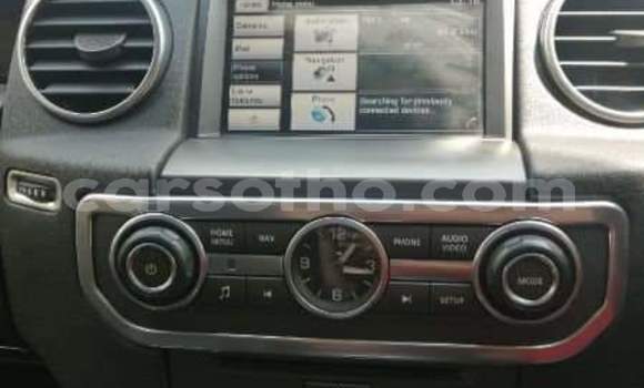 Buy Used Land Rover Discovery Silver Car in Hlotse in Leribe Buy Used Land Rover Discovery Silver Car in Hlotse in Leribe