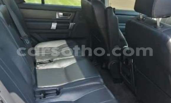 Buy Used Land Rover Discovery Silver Car in Hlotse in Leribe Buy Used Land Rover Discovery Silver Car in Hlotse in Leribe