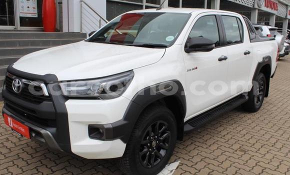 Buy Used Toyota Hilux White Car in Maseru in Maseru Buy Used Toyota Hilux White Car in Maseru in Maseru