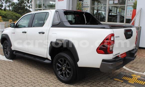 Buy Used Toyota Hilux White Car in Maseru in Maseru Buy Used Toyota Hilux White Car in Maseru in Maseru