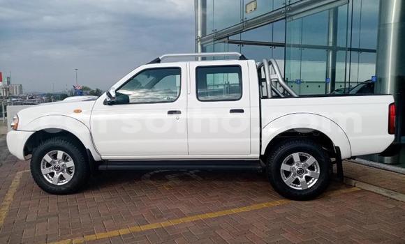 Buy Used Nissan NP 300 White Car in Maseru in Maseru Buy Used Nissan NP 300 White Car in Maseru in Maseru