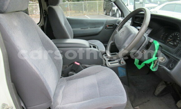 Sayi Na hannu Toyota Hiace White Mota in Butha–Buthe a Thaba-Tseka Sayi Na hannu Toyota Hiace White Mota in Butha–Buthe a Thaba-Tseka