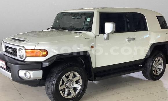 Acheter Occasion Voiture Toyota FJ Cruiser Blanc à Maputsoe, Leribe Acheter Occasion Voiture Toyota FJ Cruiser Blanc à Maputsoe, Leribe