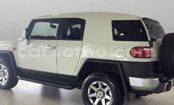 Acheter Occasion Voiture Toyota FJ Cruiser Blanc à Maputsoe, Leribe Acheter Occasion Voiture Toyota FJ Cruiser Blanc à Maputsoe, Leribe