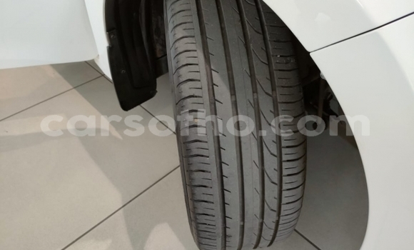 Acheter Occasion Voiture Toyota Corolla Blanc à Mafeteng, Mafeteng Acheter Occasion Voiture Toyota Corolla Blanc à Mafeteng, Mafeteng