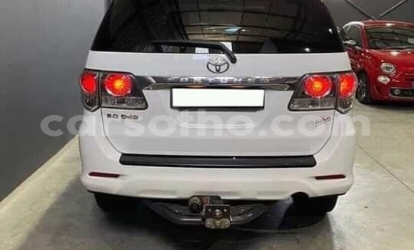 اشتري مستعمل Toyota Fortuner White سيارة في Maseru في Maseru اشتري مستعمل Toyota Fortuner White سيارة في Maseru في Maseru