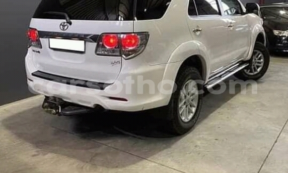 اشتري مستعمل Toyota Fortuner White سيارة في Maseru في Maseru اشتري مستعمل Toyota Fortuner White سيارة في Maseru في Maseru
