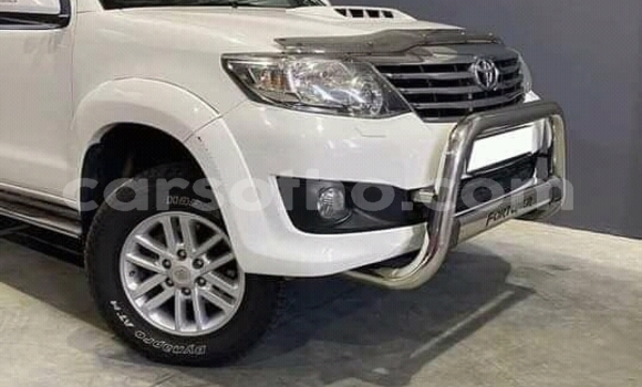 اشتري مستعمل Toyota Fortuner White سيارة في Maseru في Maseru اشتري مستعمل Toyota Fortuner White سيارة في Maseru في Maseru