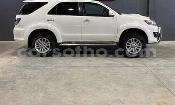اشتري مستعمل Toyota Fortuner White سيارة في Maseru في Maseru اشتري مستعمل Toyota Fortuner White سيارة في Maseru في Maseru