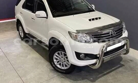 اشتري مستعمل Toyota Fortuner White سيارة في Maseru في Maseru اشتري مستعمل Toyota Fortuner White سيارة في Maseru في Maseru