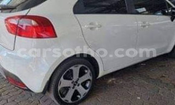 Sayi Na hannu Kia Rio White Mota in Maseru a Maseru Sayi Na hannu Kia Rio White Mota in Maseru a Maseru