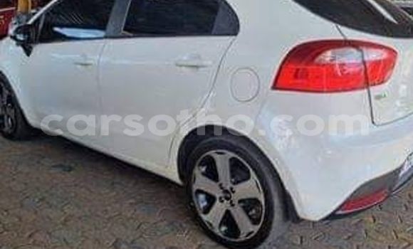 Sayi Na hannu Kia Rio White Mota in Maseru a Maseru Sayi Na hannu Kia Rio White Mota in Maseru a Maseru
