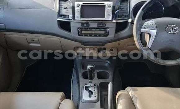 Sayi Na hannu Toyota Fortuner Beige Mota in Maseru a Maseru Sayi Na hannu Toyota Fortuner Beige Mota in Maseru a Maseru