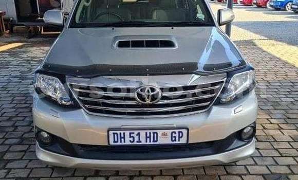 Sayi Na hannu Toyota Fortuner Beige Mota in Maseru a Maseru Sayi Na hannu Toyota Fortuner Beige Mota in Maseru a Maseru