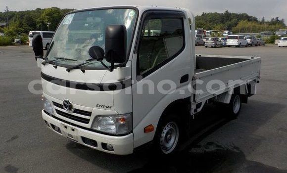 اشتري مستعمل Toyota Dyna White شاحنة في Maseru في Maseru