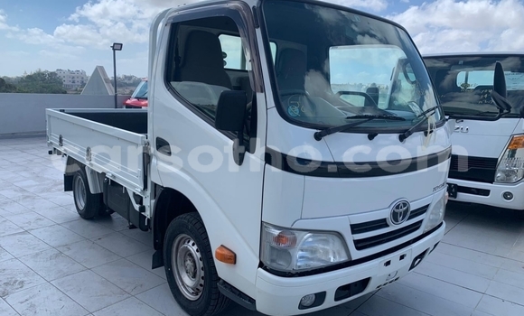 Sayi Na hannu Toyota Dyna White Babbar mota in Maseru a Maseru Sayi Na hannu Toyota Dyna White Babbar mota in Maseru a Maseru