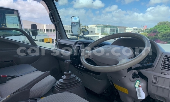 Sayi Na hannu Toyota Dyna White Babbar mota in Maseru a Maseru Sayi Na hannu Toyota Dyna White Babbar mota in Maseru a Maseru