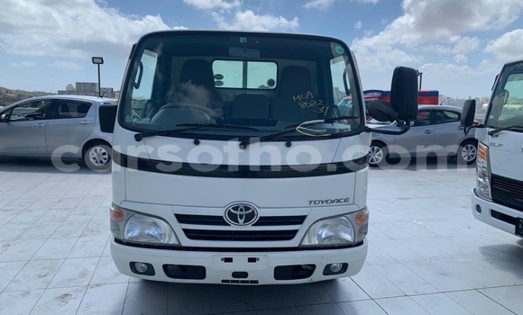 Sayi Na hannu Toyota Dyna White Babbar mota in Maseru a Maseru Sayi Na hannu Toyota Dyna White Babbar mota in Maseru a Maseru