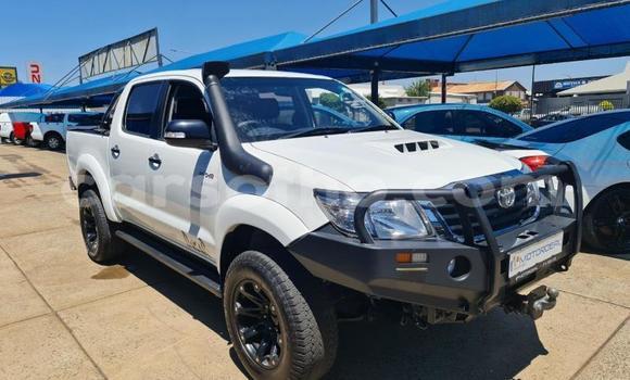 اشتري مستعمل Toyota Hilux White سيارة في Maseru في Maseru اشتري مستعمل Toyota Hilux White سيارة في Maseru في Maseru