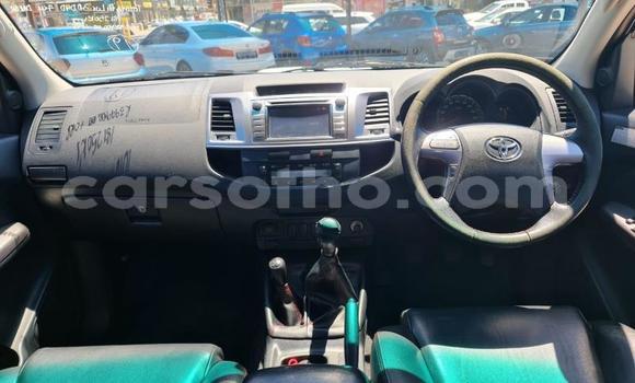 اشتري مستعمل Toyota Hilux White سيارة في Maseru في Maseru اشتري مستعمل Toyota Hilux White سيارة في Maseru في Maseru