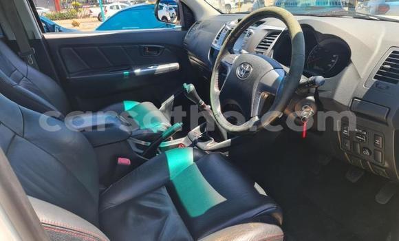 اشتري مستعمل Toyota Hilux White سيارة في Maseru في Maseru اشتري مستعمل Toyota Hilux White سيارة في Maseru في Maseru