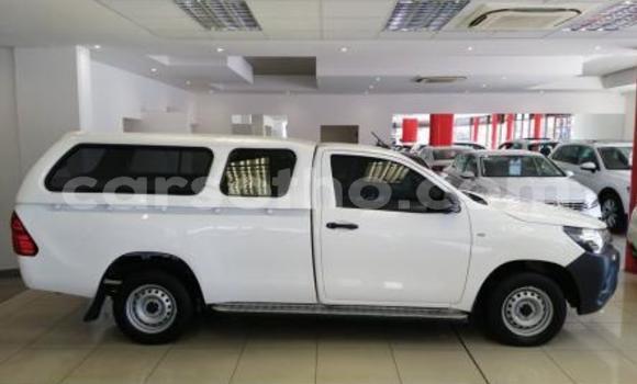 اشتري مستعمل Toyota Hilux White سيارة في Maseru في Maseru اشتري مستعمل Toyota Hilux White سيارة في Maseru في Maseru