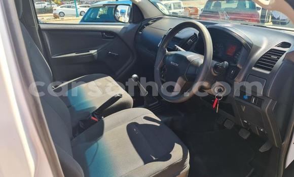 Acheter Occasion Voiture Isuzu KB Blanc à Maseru, Maseru Acheter Occasion Voiture Isuzu KB Blanc à Maseru, Maseru