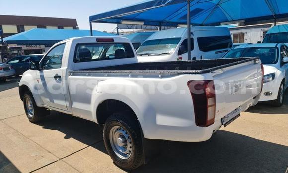 Acheter Occasion Voiture Isuzu KB Blanc à Maseru, Maseru Acheter Occasion Voiture Isuzu KB Blanc à Maseru, Maseru