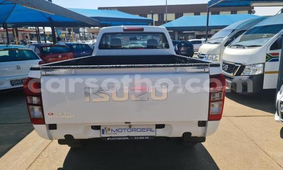 Acheter Occasion Voiture Isuzu KB Blanc à Maseru, Maseru Acheter Occasion Voiture Isuzu KB Blanc à Maseru, Maseru