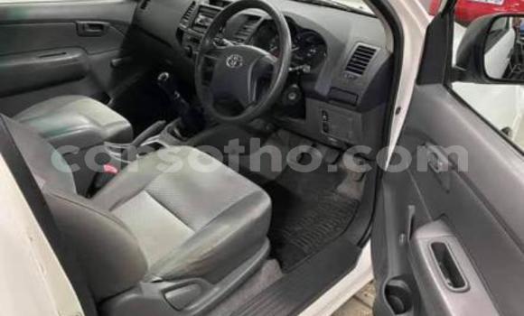 اشتري مستعمل Toyota Hilux White سيارة في Maseru في Maseru اشتري مستعمل Toyota Hilux White سيارة في Maseru في Maseru