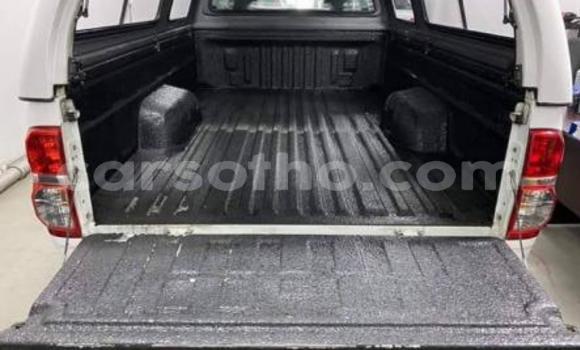 اشتري مستعمل Toyota Hilux White سيارة في Maseru في Maseru اشتري مستعمل Toyota Hilux White سيارة في Maseru في Maseru
