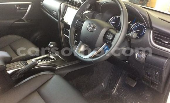 Acheter Occasion Voiture Toyota Fortuner Blanc à Maseru, Maseru Acheter Occasion Voiture Toyota Fortuner Blanc à Maseru, Maseru