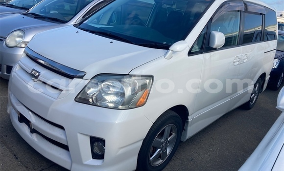 اشتري مستعمل Toyota Noah Silver سيارة في Maseru في Maseru اشتري مستعمل Toyota Noah Silver سيارة في Maseru في Maseru
