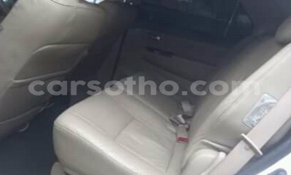 Sayi Na hannu Toyota Hilux White Mota in Maseru a Maseru Sayi Na hannu Toyota Hilux White Mota in Maseru a Maseru